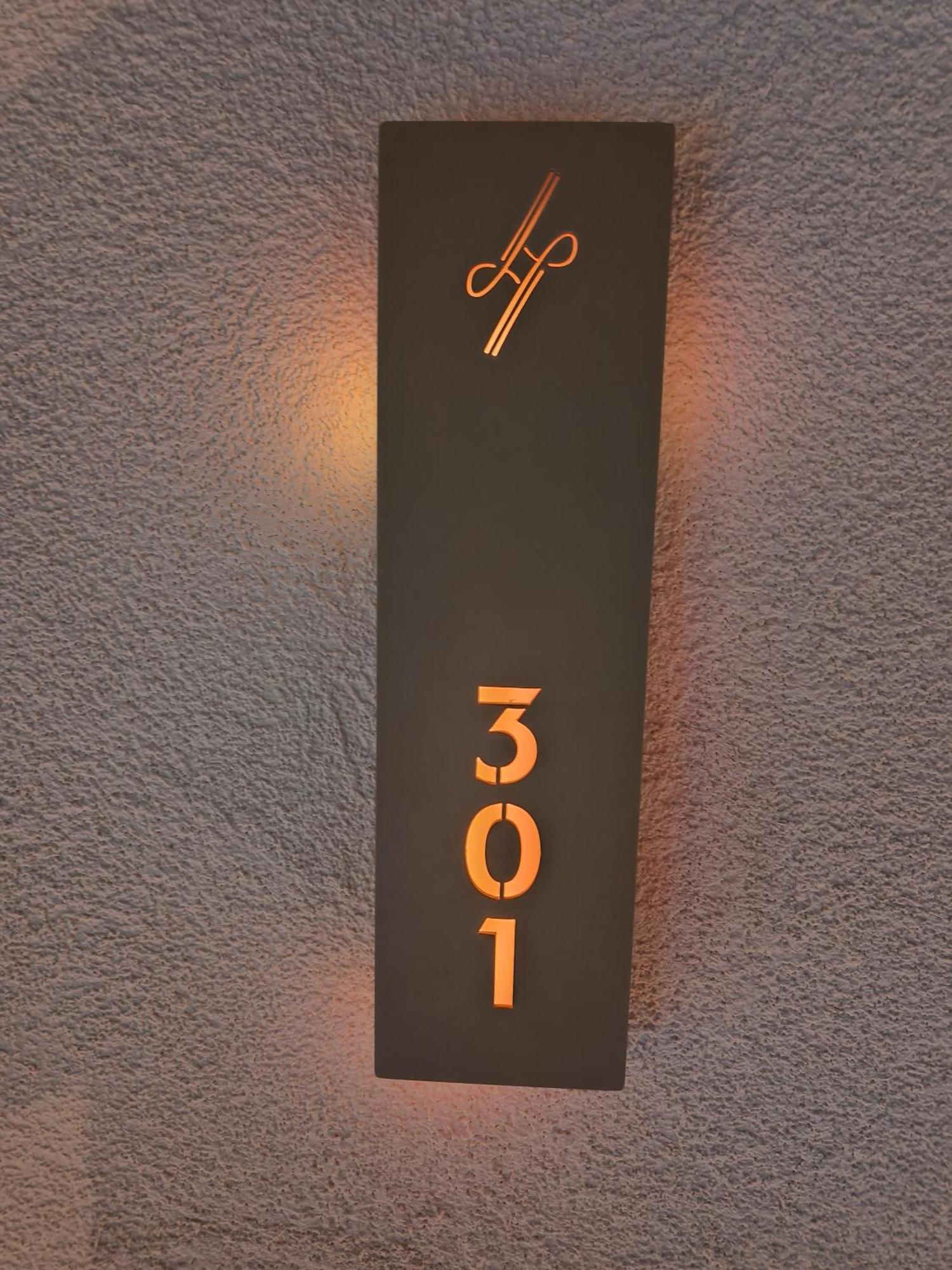 Heyday Luxury Suites Периса Екстериор снимка